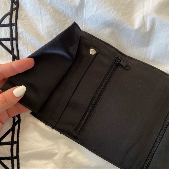 Hugo Boss Black Soft Suede Travel Jewellery Case​​​​​ - Picture 5 of 8